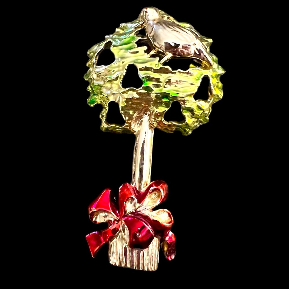 VINTAGE CHRISTMAS TREE PIN BROOCH GERRYS PARTRIDGE PEAR GOLD ENAMEL